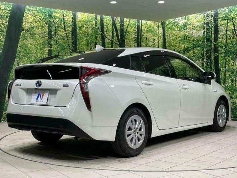 PRIUS-17