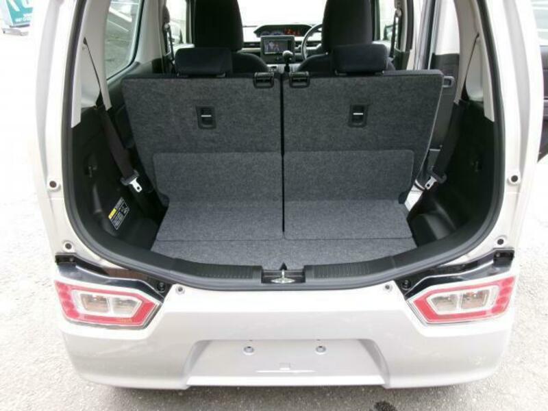 WAGON R-18
