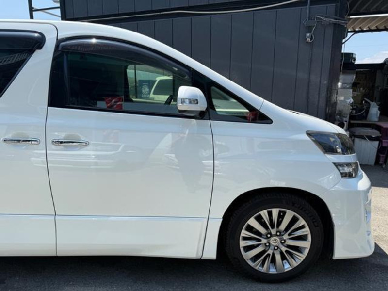 VELLFIRE-13