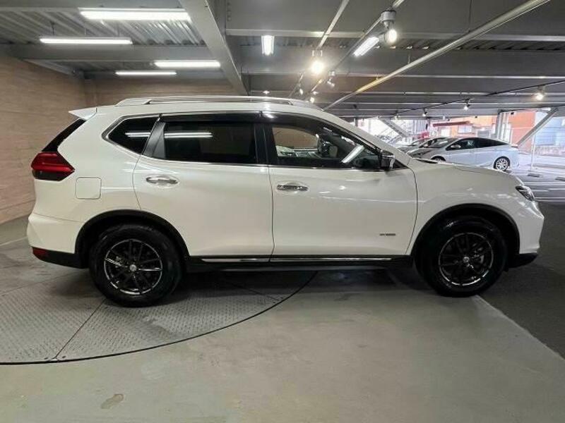 X-TRAIL-17