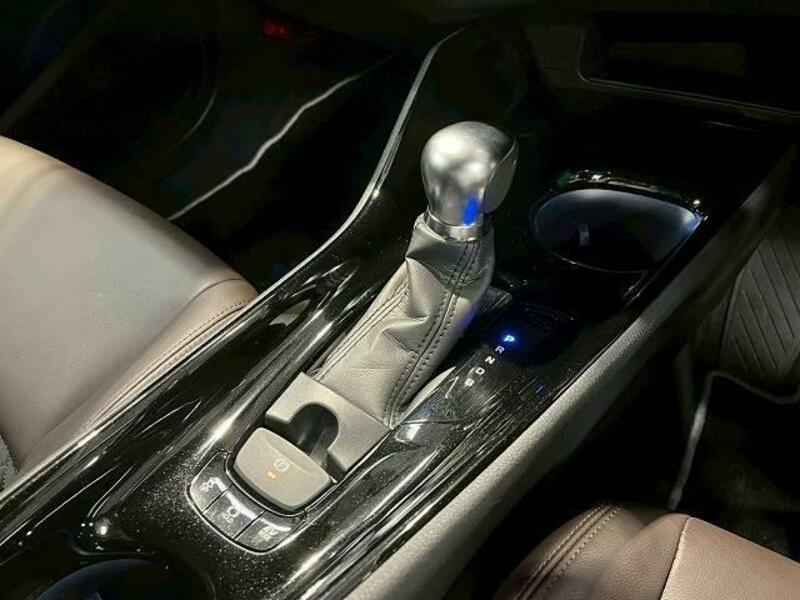 C-HR-11