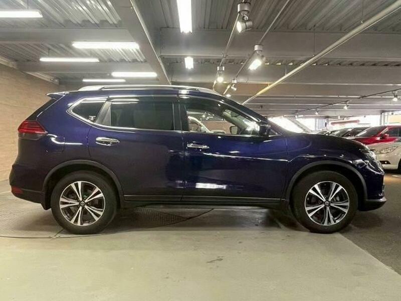 X-TRAIL-17