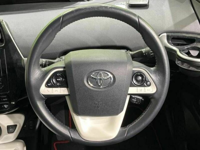 PRIUS-11