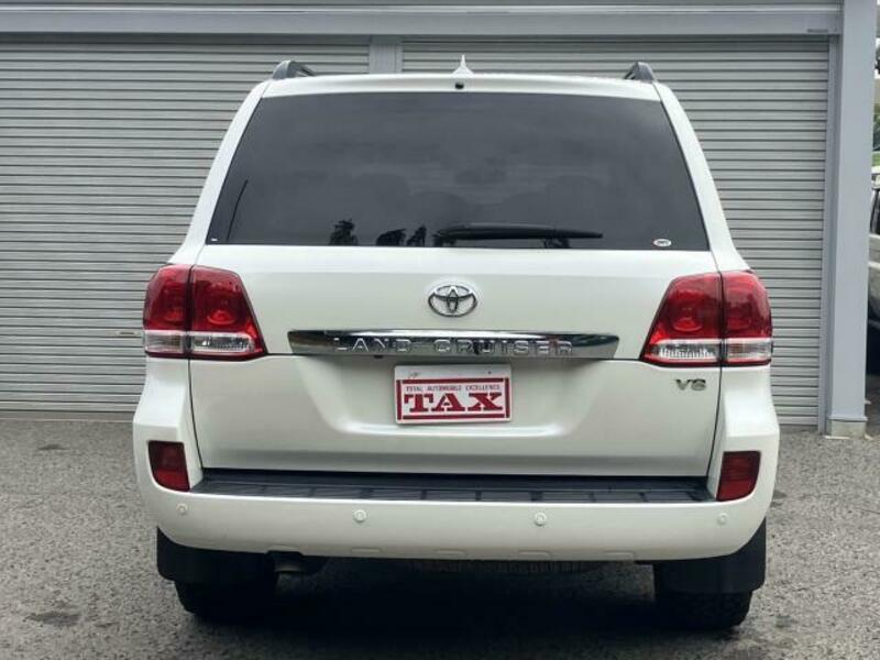 LAND CRUISER