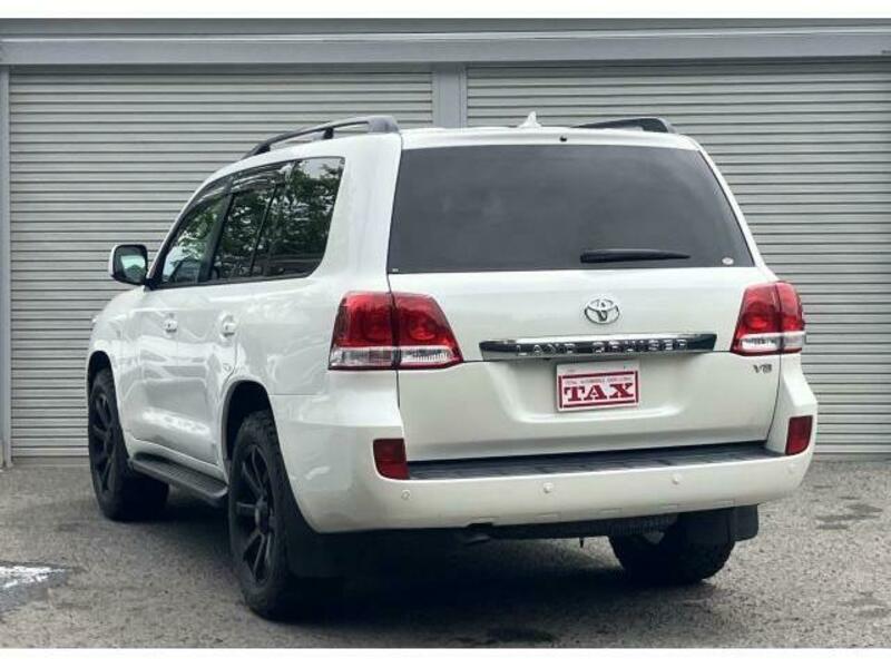 LAND CRUISER