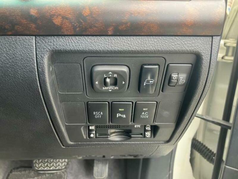 LAND CRUISER