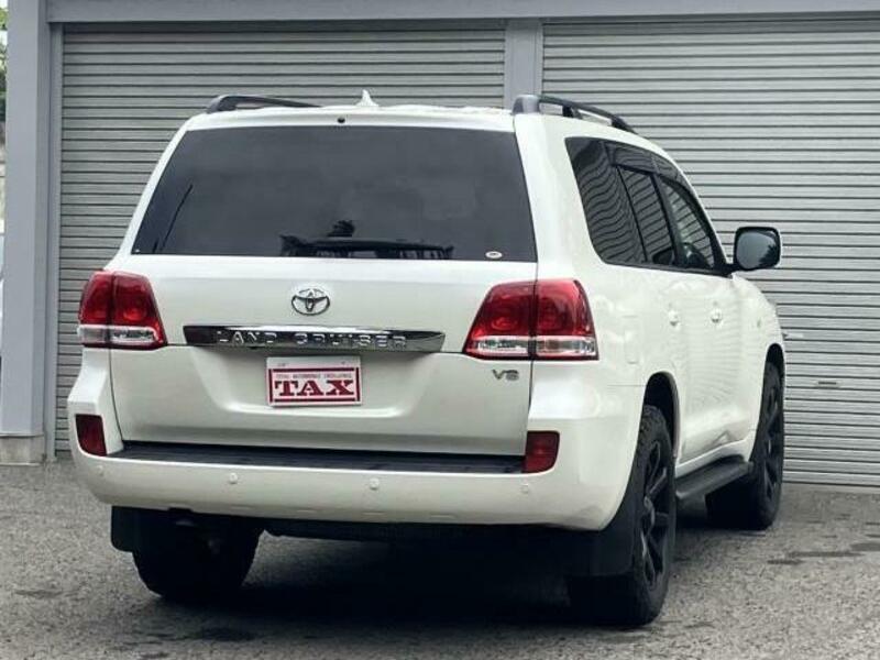 LAND CRUISER