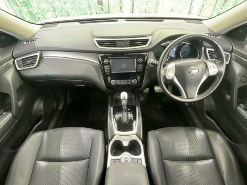 X-TRAIL-1
