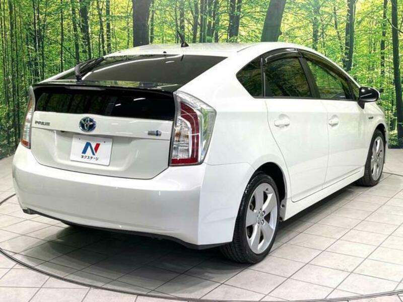 PRIUS-17