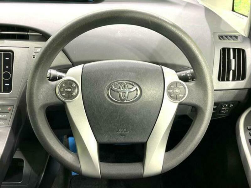 PRIUS-11