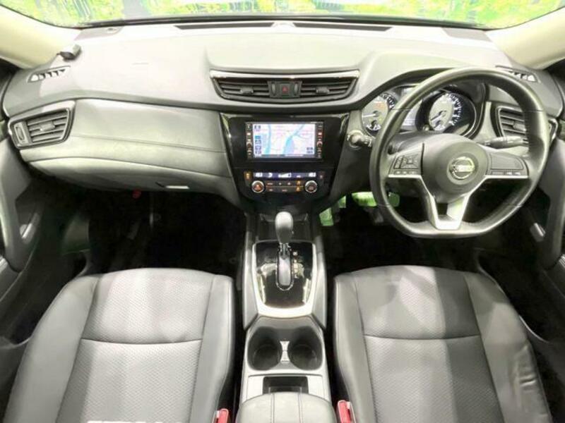 X-TRAIL-1