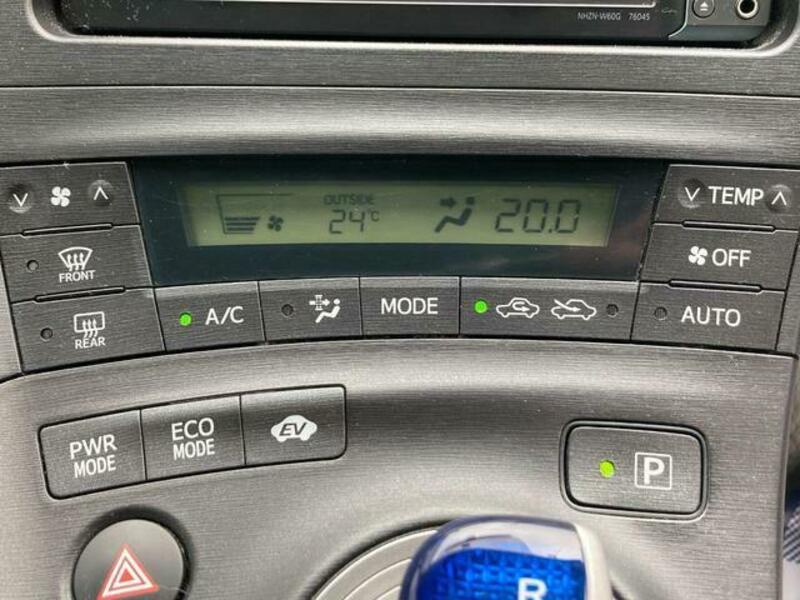 PRIUS-4