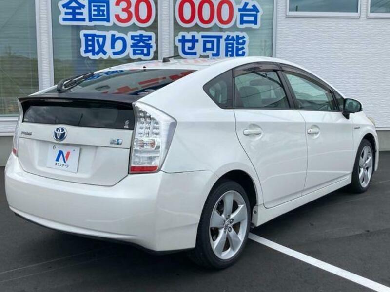 PRIUS-16
