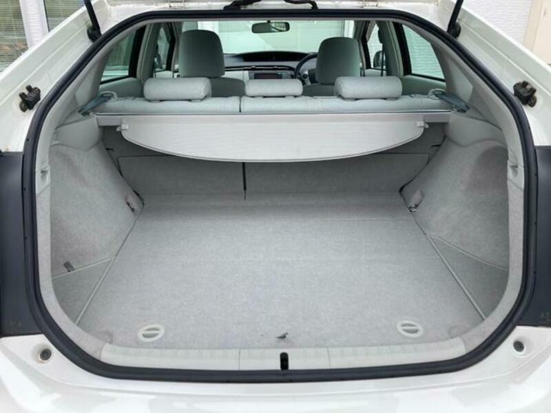 PRIUS-9