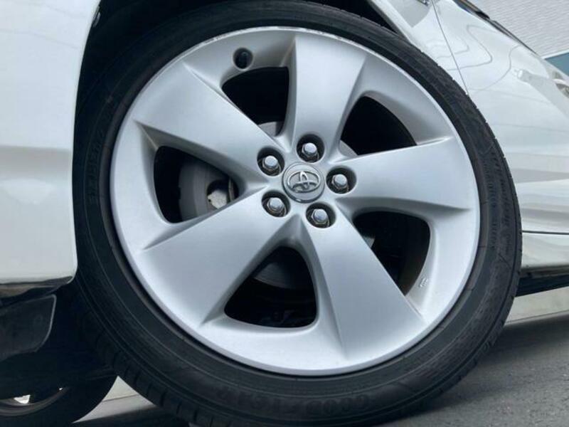 PRIUS-12