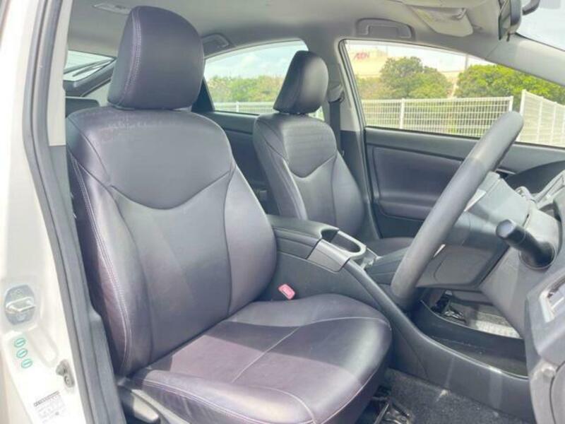 PRIUS-8