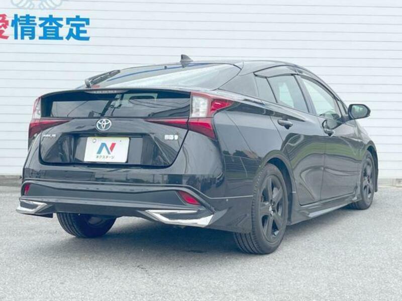PRIUS-17