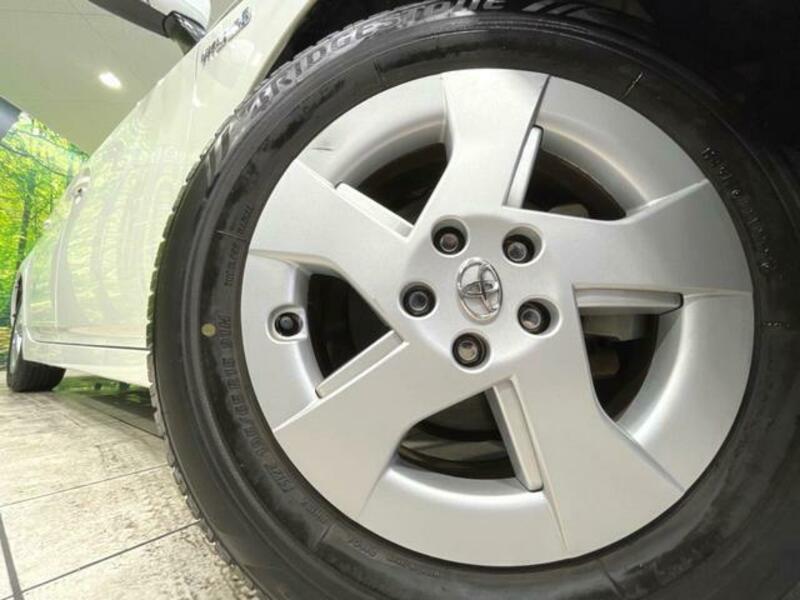 PRIUS-11