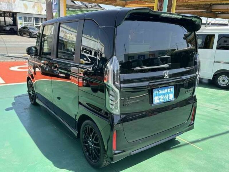 N BOX CUSTOM-3