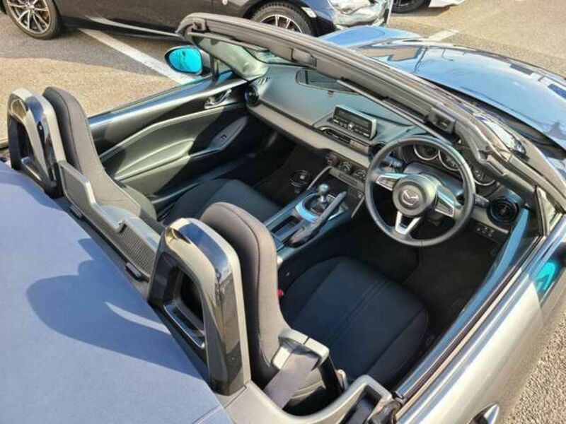 ROADSTER-8