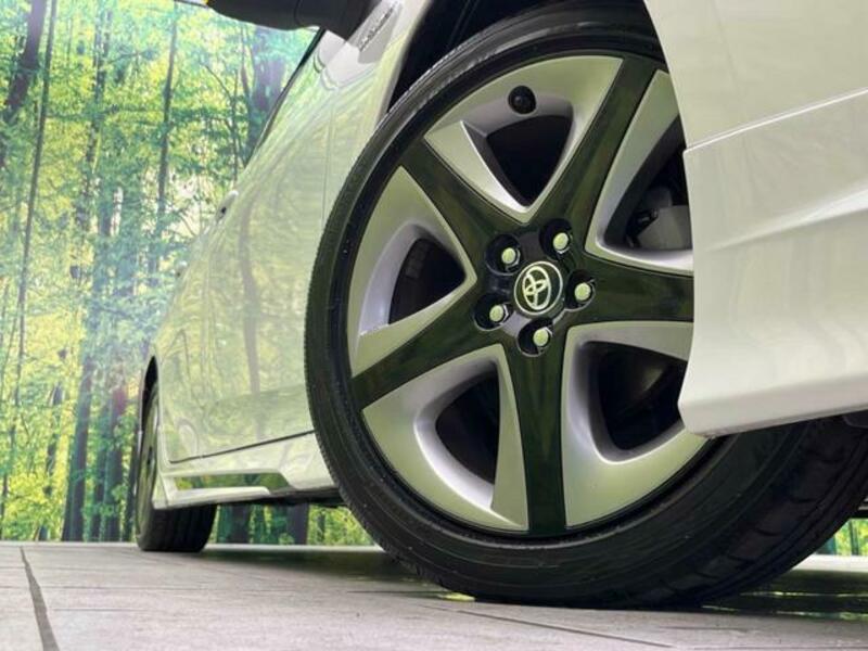 PRIUS-12