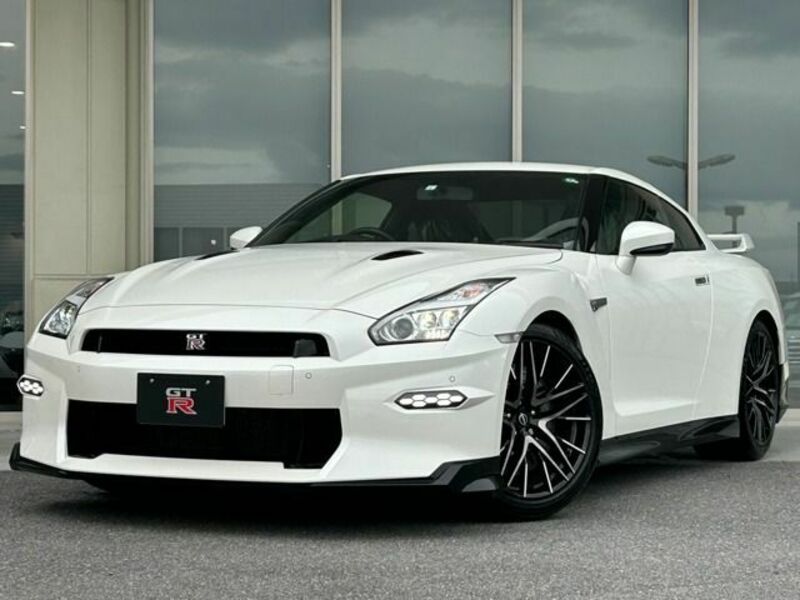 NISSAN GT-R