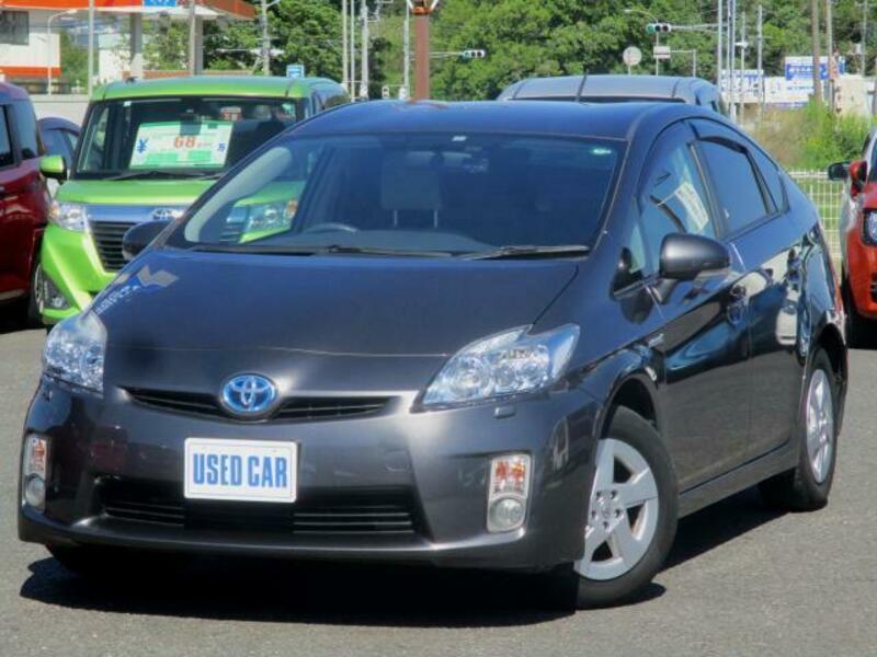 TOYOTA　PRIUS