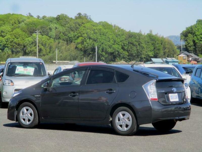 PRIUS-11