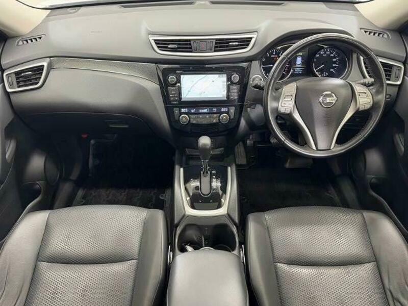 X-TRAIL-1