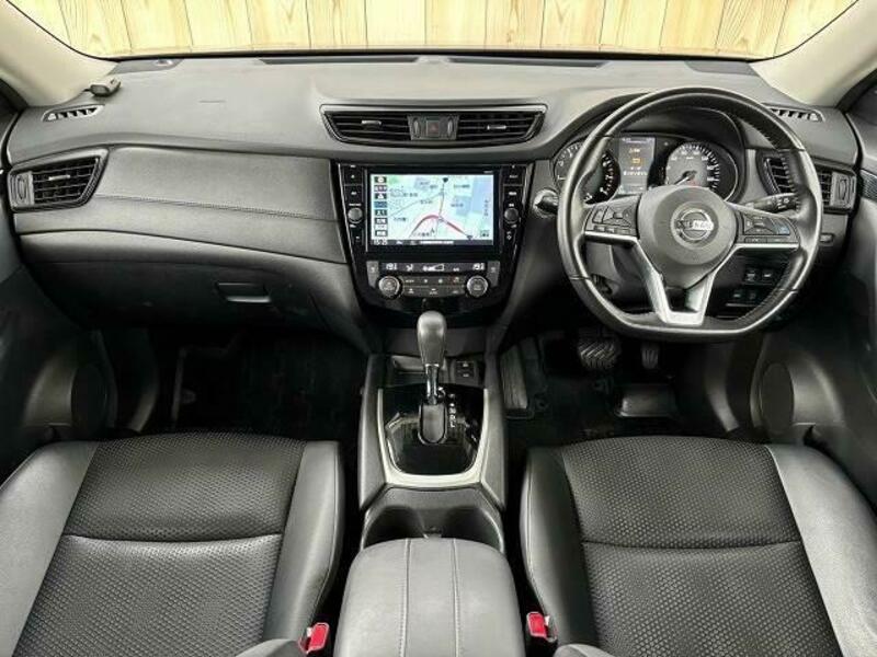 X-TRAIL-1