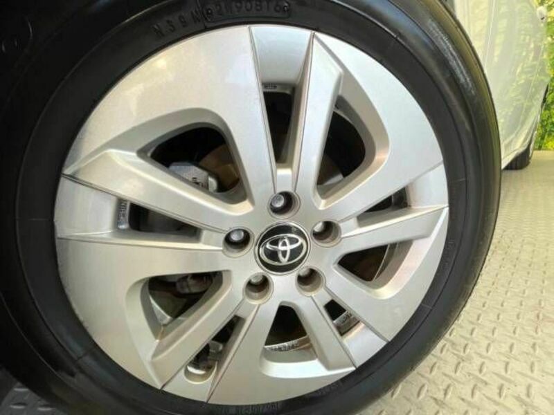 PRIUS-12