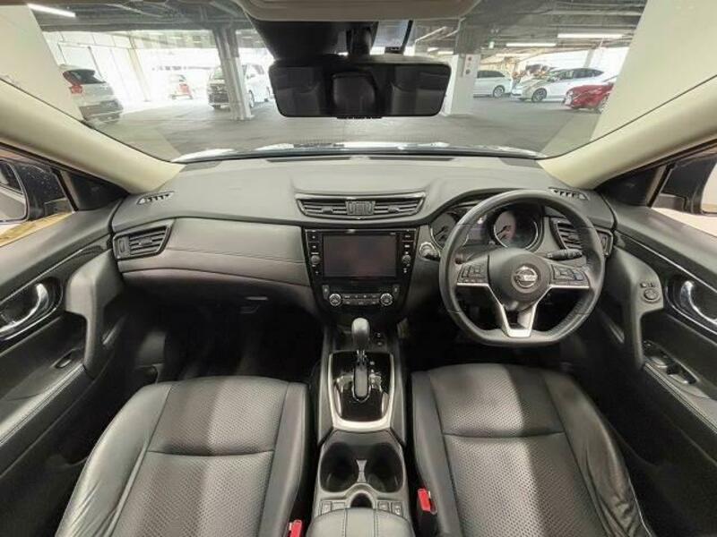 X-TRAIL-1