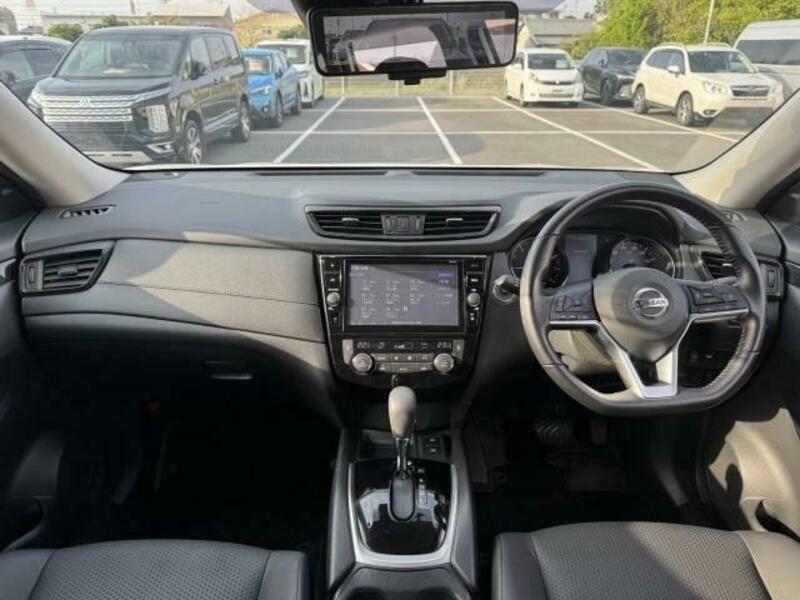 X-TRAIL-1