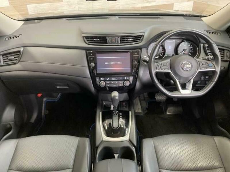 X-TRAIL-1