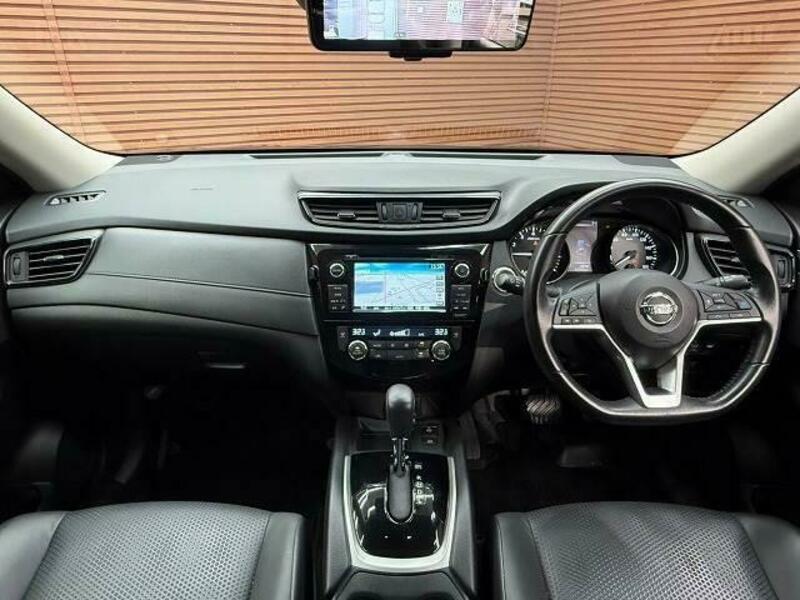 X-TRAIL-1