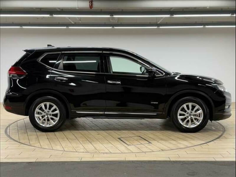 X-TRAIL-17