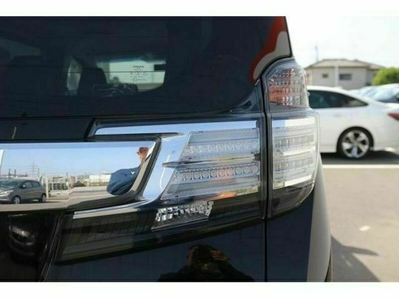 VELLFIRE-11