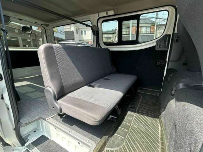 NV350 CARAVAN-9