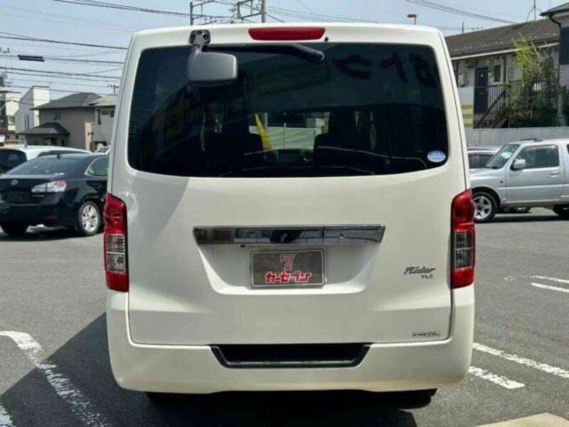 NV350 CARAVAN-18