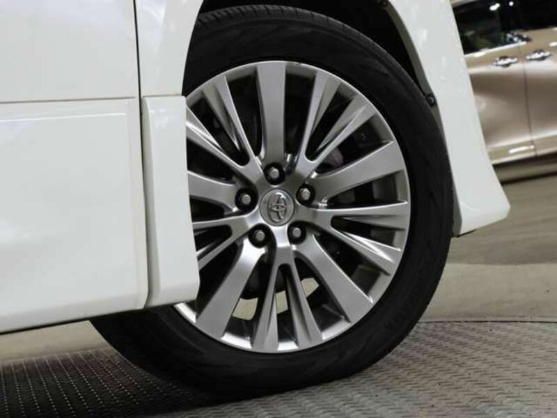 VELLFIRE-18