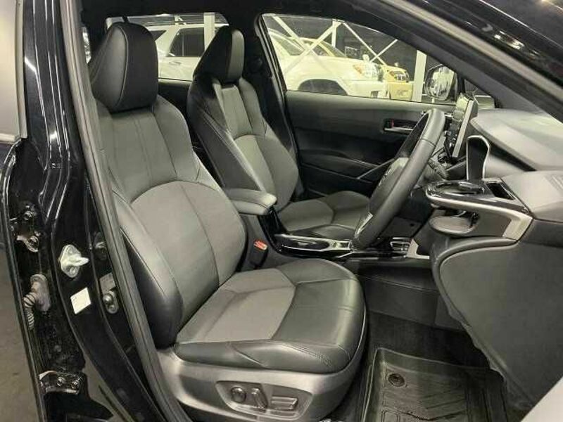 COROLLA CROSS-10