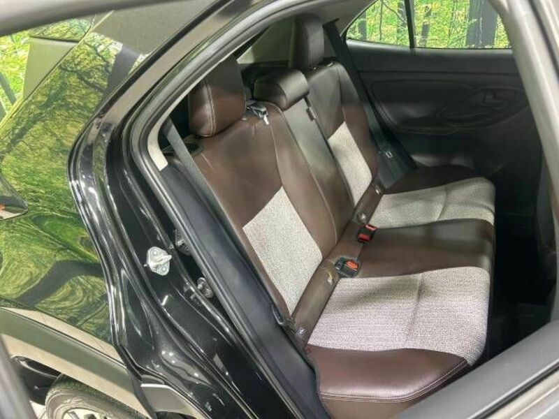 YARIS CROSS-10
