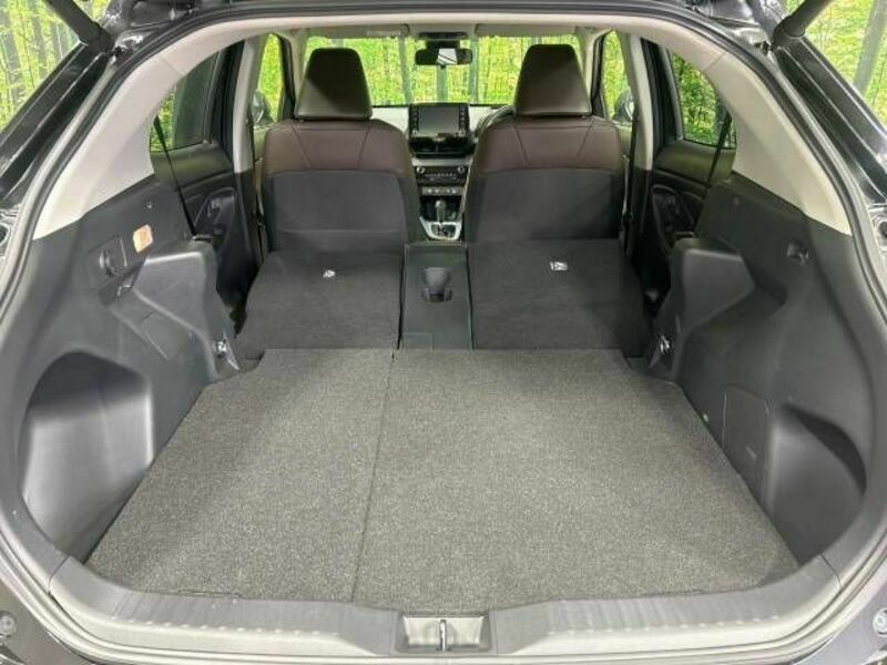 YARIS CROSS-11