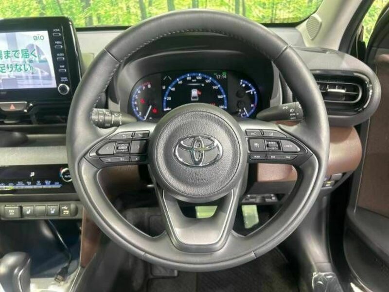 YARIS CROSS-12