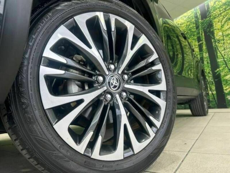 YARIS CROSS-14