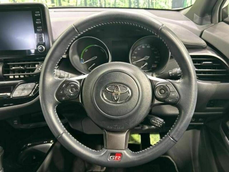 C-HR-11
