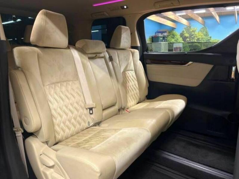 VELLFIRE-8