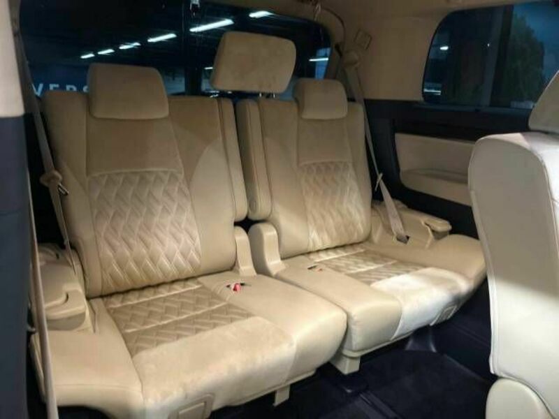 VELLFIRE-9