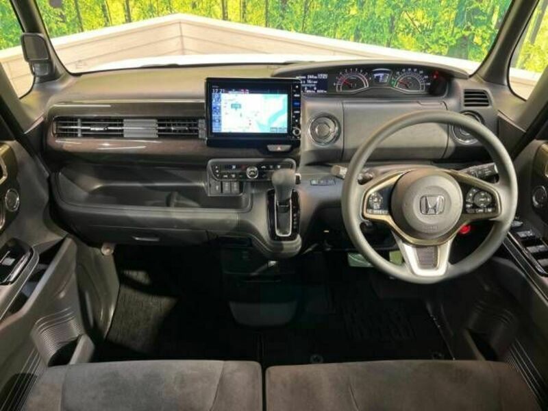 N BOX CUSTOM-1