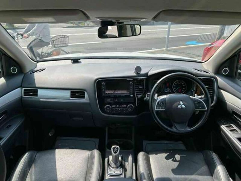 OUTLANDER PHEV-2
